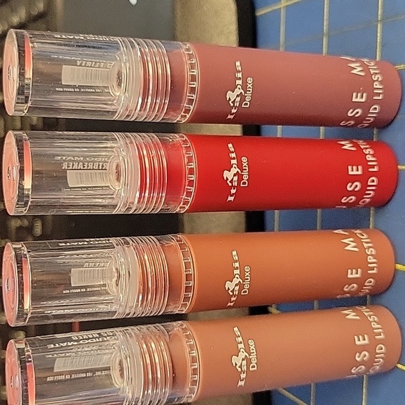 Italia Deluxe Mousse Matte Liquid Lipsticks Set of 4 - Picture 1 of 2